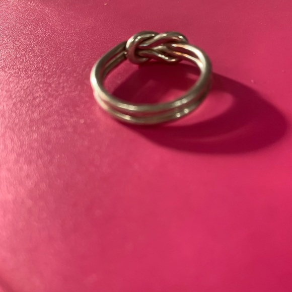 925 Sterling Silver Criss Cross Knot Ring (Size - 9) - Picture 10 of 12